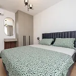 Lux 2 - With Garage And Balcony 扎达尔