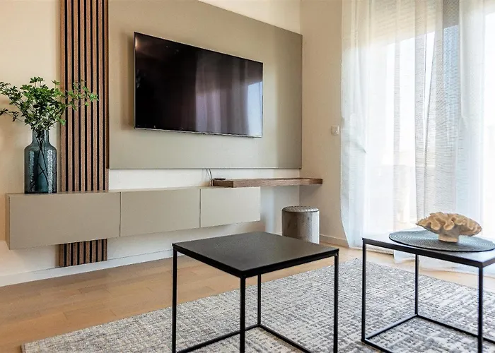 Lägenhet Lux 2 - With Garage And Balcony