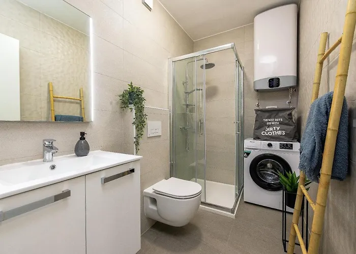 Lux 2 - With Garage And Balcony Lägenhet *