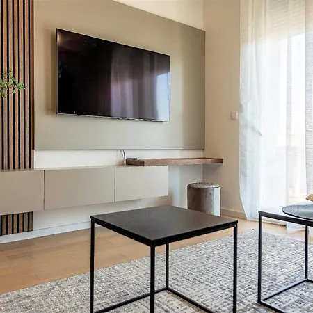Apartment Lux 2 - With Garage And Balcony