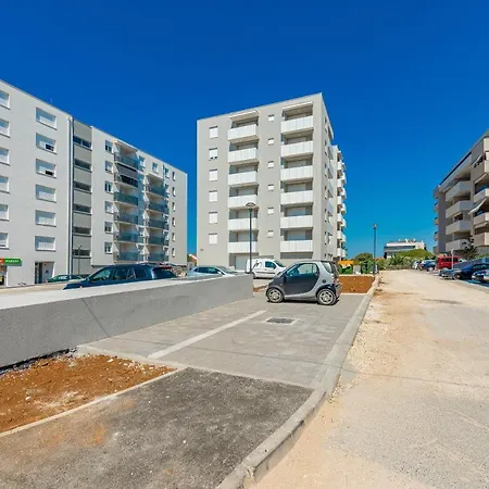 Apartment Lux 2 - With Garage And Balcony