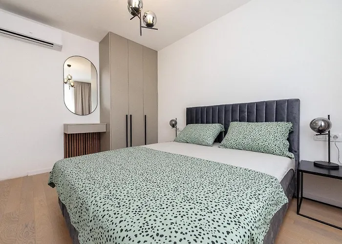 Lux 2 - With Garage And Balcony Zadar